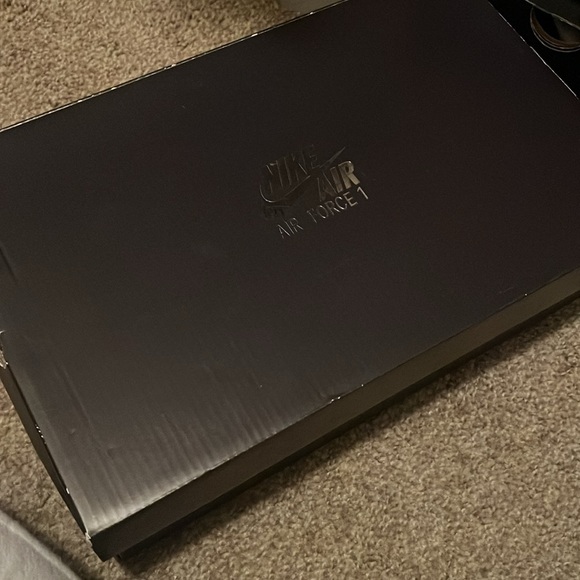 Nike Air Force 1 Flyknit (8W) - Picture 10 of 10